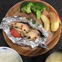 無印より割安で手に入る! アカシアプレート