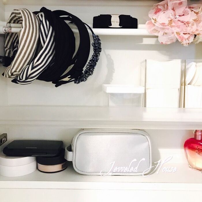 ヘアアクセを乗せる