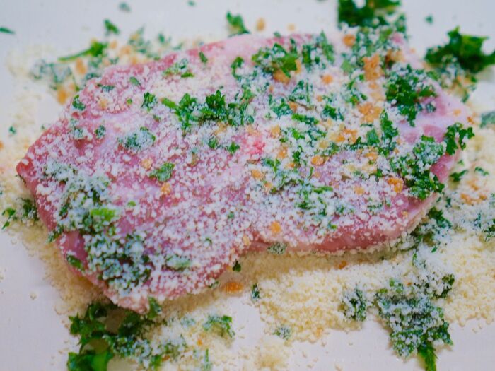 豚肉に直接まぶす