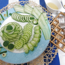 Avant-garde なコンコンブルのdeformer、メローピースフルな時間を楽しむ