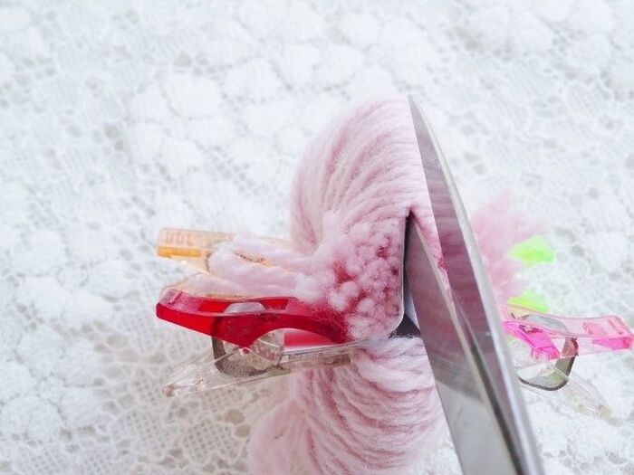 ③毛糸を切ります