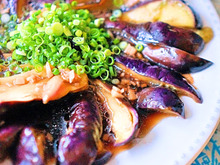 レンジで簡単!”揚げない揚げ茄子サラダ”は作り置きにも☆