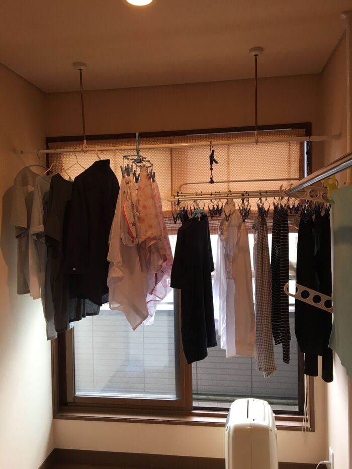 【耐荷重強のつっぱり棒】は室内干しの強い味方!