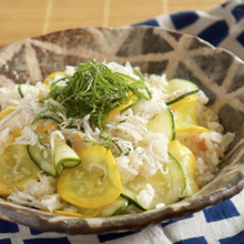 ズッキーニとしらすの梅しそちらし寿司