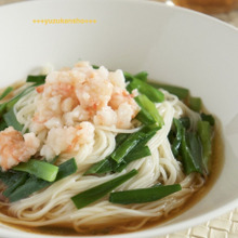 エビとニラの中華風そうめん