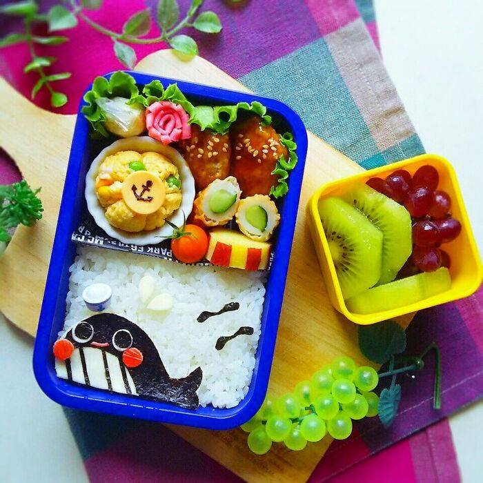 《キャラ弁》簡単のせるだけシリーズ~クジラちゃんの夏弁当