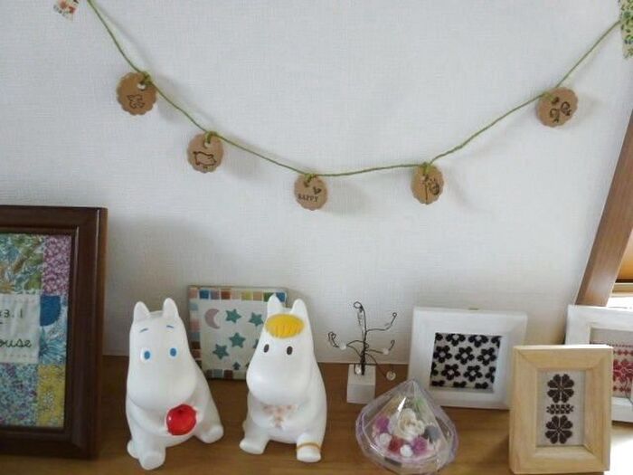 紐でつなげて、ガーランドに