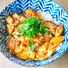 簡単しっとりジューシー☆我が家のむね肉のかば焼き丼