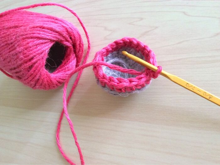 こま編みで 一段編みます♪