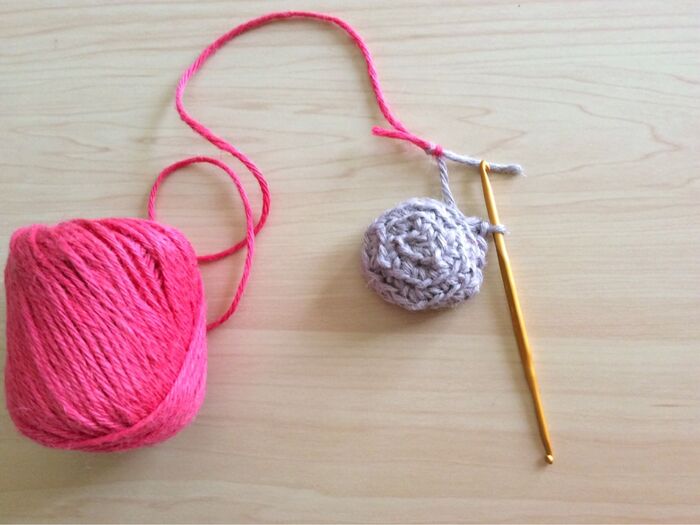 ジュートヤーンの色を変えます♪