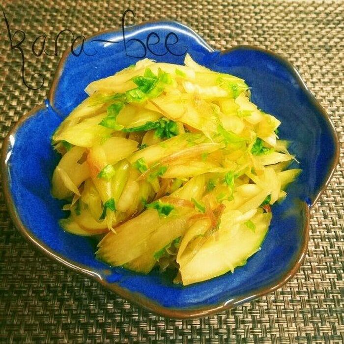お箸が止まらない♡やみつきセロリの茗荷醤油漬け