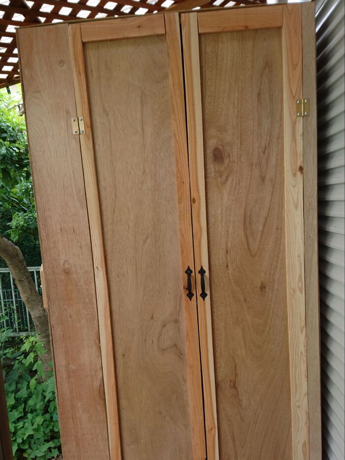 片面は、段ボール2個分が入る倉庫