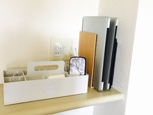 スマホやPCケーブルもリビングでコンパクト収納