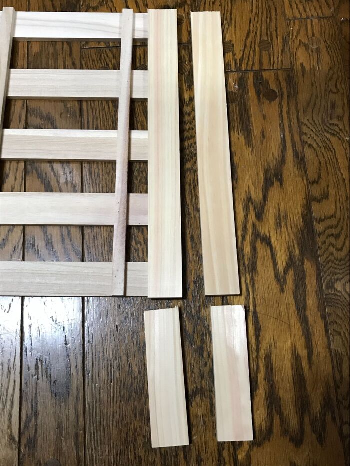 ひのき角材をカットします