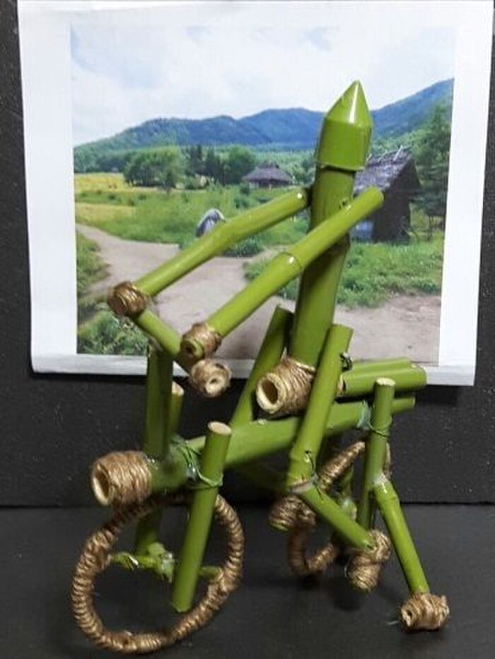 100均の材料をつかって竹の”おもしろ人形”を作る