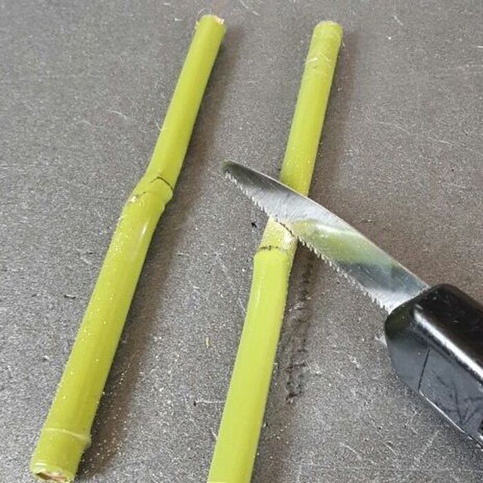 1、竹の人形を作る。