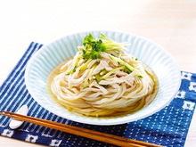 【夏休みランチレシピ】蒸し鶏ときゅうりのぶっかけうどん