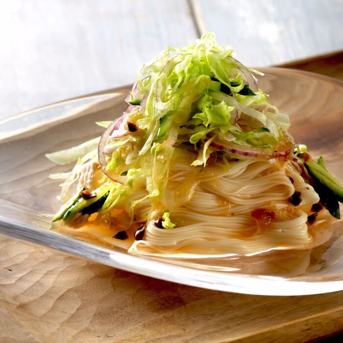 夏の定番!そうめんdeツルッとサッパリアレンジレシピ♪【蒸し鶏と野菜のさっぱりそうめん】