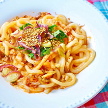 火も包丁も使わない!レンジで超高速☆”さば缶キムチ混ぜうどん”