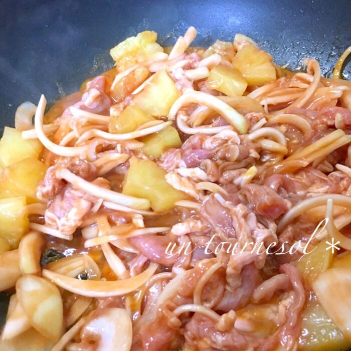 ③豚肉に火をいれるように炒めればOK♪