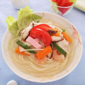 大人も子供も大好き!「冷やしちゃんぽんうどん」