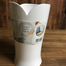 どんなサイズもすっぽり入るシンプルスタンド