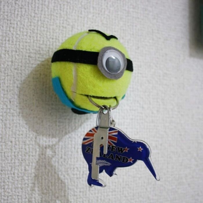テニスボールを使ってミニオンズの壁フックを作りました!