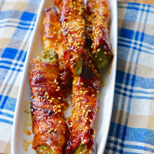 パワーチャージおつまみ!巻いて焼くだけ簡単☆「旨辛ゴーヤの肉巻き」