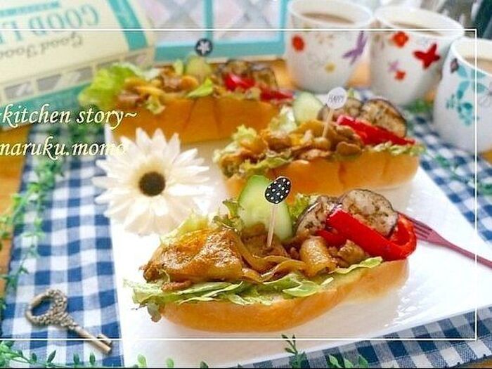 夏休みのお昼ごパンに♪ 豚肉のカレーソテーと夏野菜のロールパン