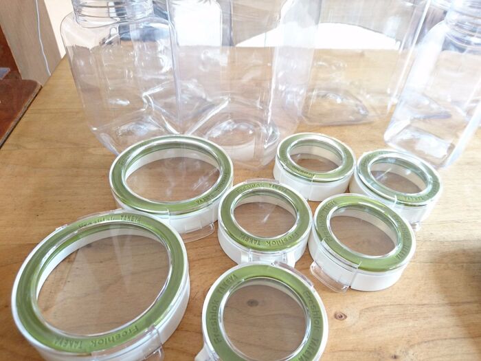 フタの部分はくるくるっと回せば外れます