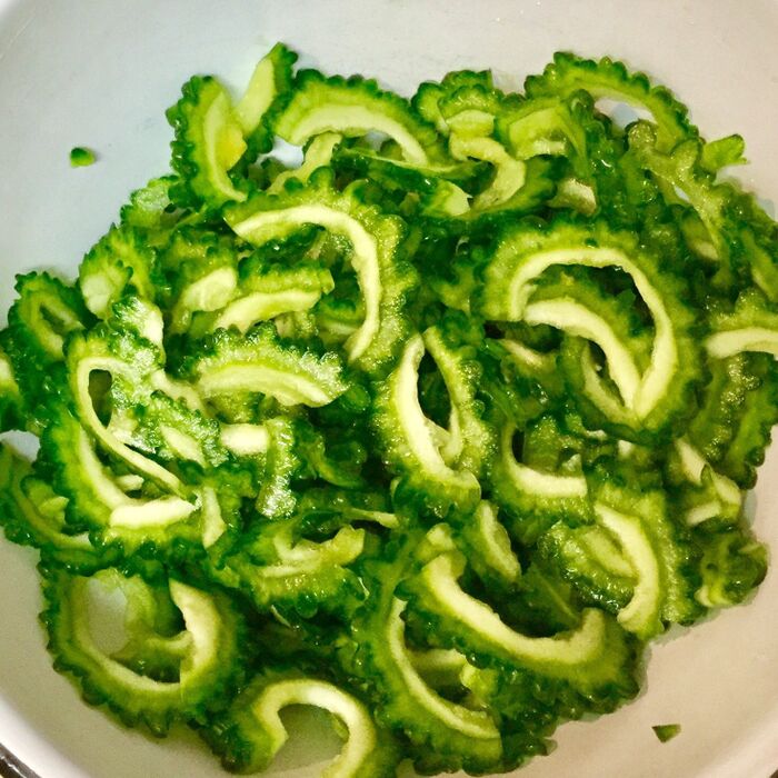 【工程】①ゴーヤに下味をつける