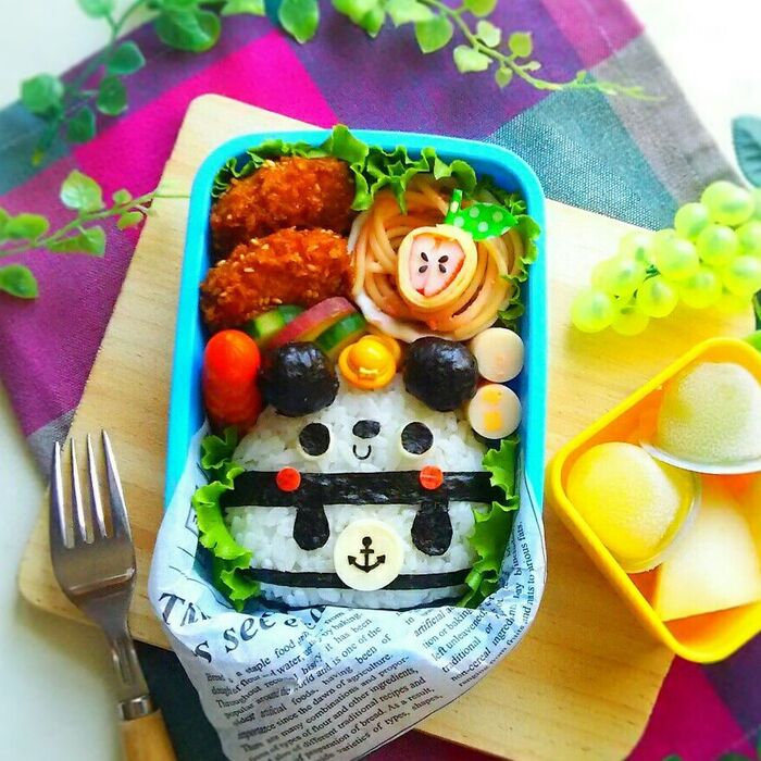 《キャラ弁》 麦ワラ帽子をかぶったパンダちゃんのお弁当