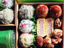 お弁当のおかずでとても優秀な具だくさん卵焼き!