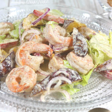 ガーリックシュリンプのごちそうサラダ。