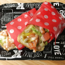 お腹も満足、美容にもいいアボカドトマトースト