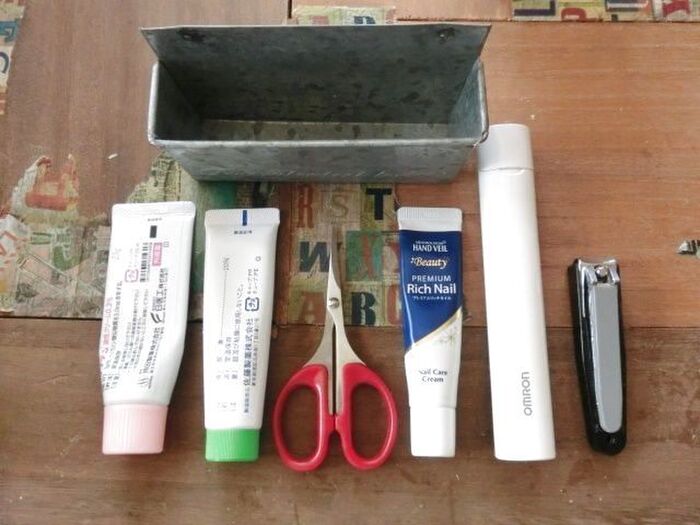 我が家のリビング小物収納!お薬類・衛生ケア用品は、100均アイテムを使った*見せるごちゃごちゃ収納!
