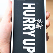 ダイソーde「200円」”スマホカバー”シリコンタイプが新登場!今すぐ「HURRY UP」