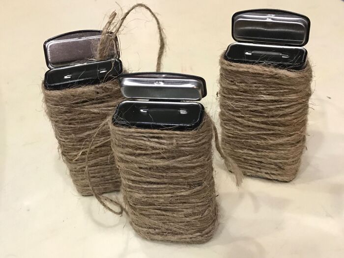 缶を巻きます。