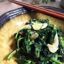 モロヘイヤのニンニク炒め