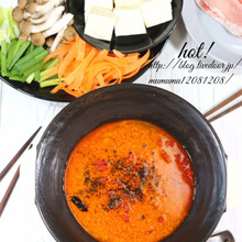 ピリッと辛い、旨みたっぷりごま香る火鍋。