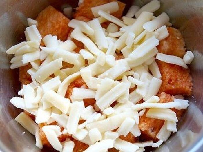 7.チーズを入れる。