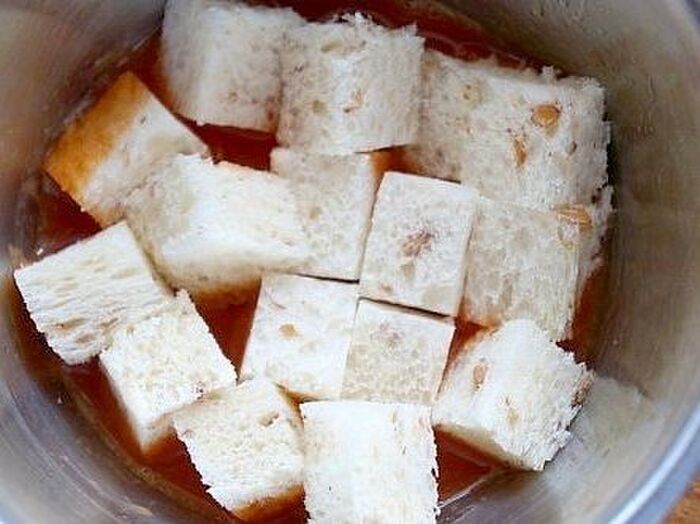 5.パンを漬け込む。