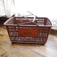 脱いだ衣服の一時置き場!レジカゴ収納