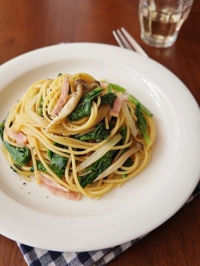 シンプルな美味しさ♡ ほうれん草としめじのバター醤油パスタ