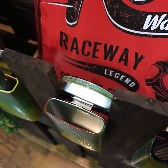 リメイク缶を飾ります