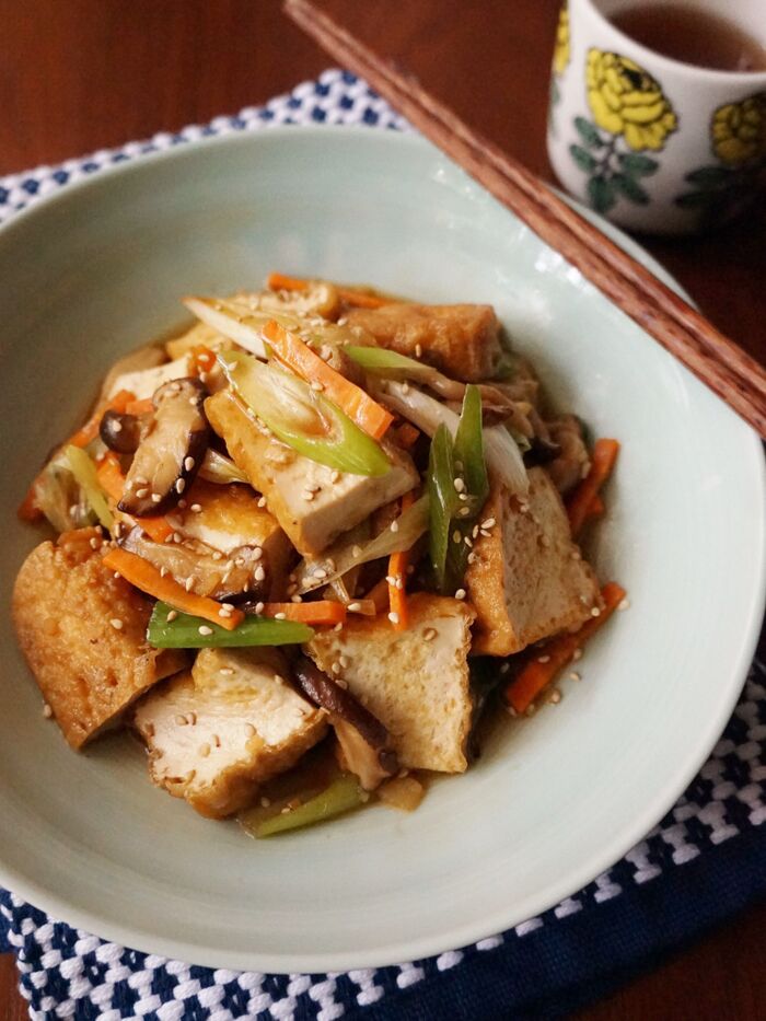 ごはんが進むこっくりおかず♡ 厚揚げとキノコの甘辛炒め煮