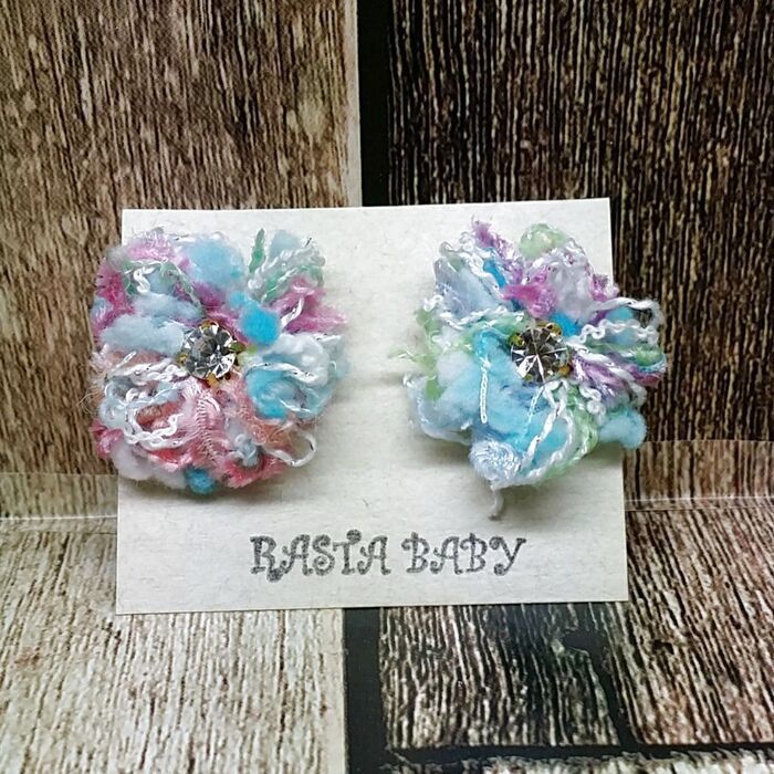 *引き揃え糸でかわいいお花ピアス*