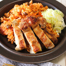 ジューシー鶏の野菜ジュース炊き込みご飯。