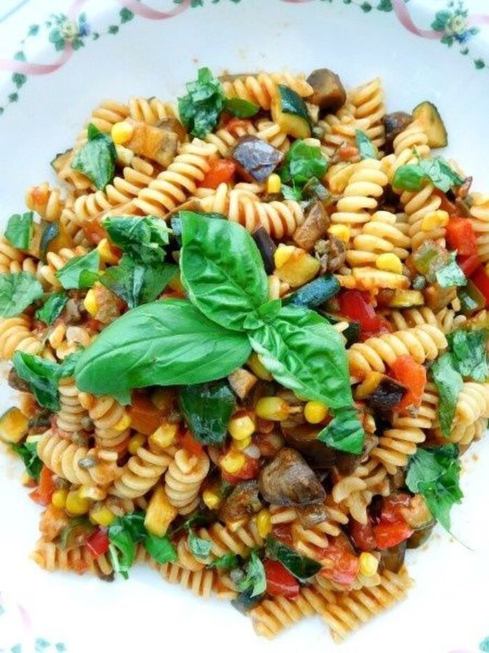 冷蔵庫の残り野菜で作る!野菜たっぷりフジッリ