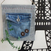 【ジーンズリメイク】簡単!ポケットを使った壁飾り